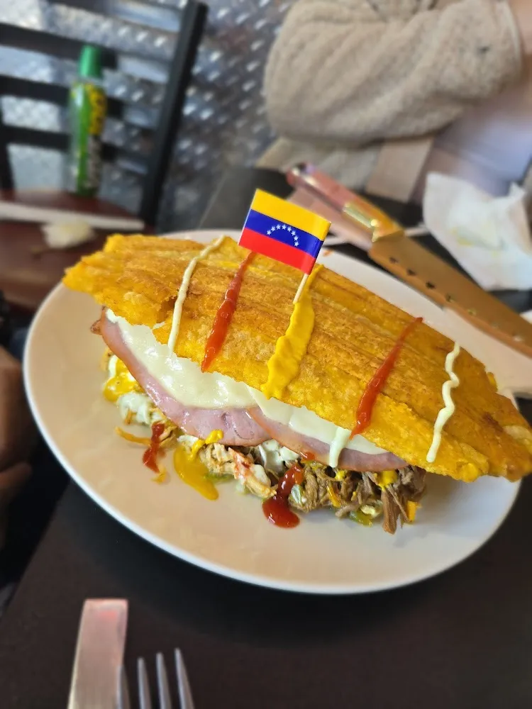 Patacon Sandwich with Chicken and Ham